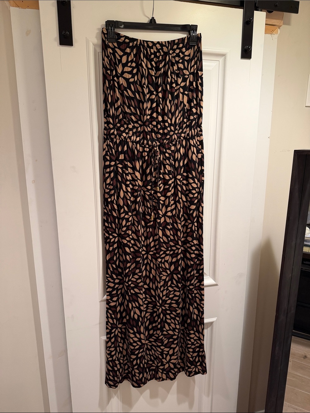 Black and Beige Leaf-Print Maxi Dress